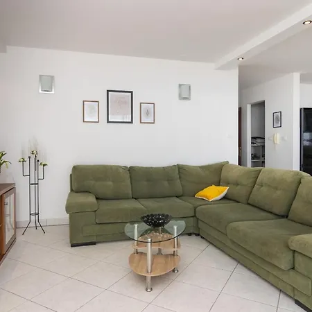 Horizon Apartment *